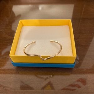 Wave bangle bracelet